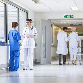 Konec zákazu návštěv na oddělení dlouhodobé péče