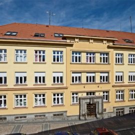 Uzavření průjezdu mezi ulicemi Tyršova a Za nemocnicí